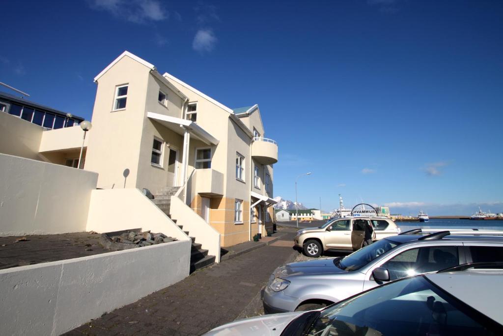 Hvammur Apartments By The Harbour Hofn Exterior photo